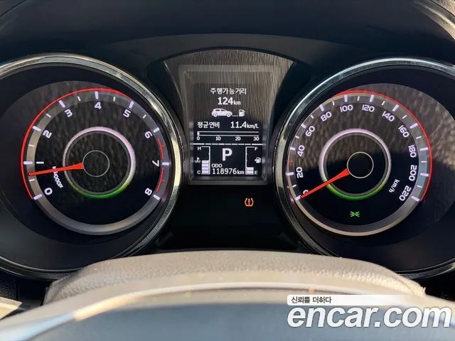KG_Mobility_Ssangyong TIBOLI 2015 thumb 11