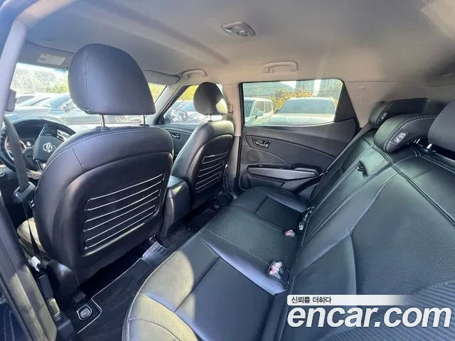 KG_Mobility_Ssangyong TIBOLI 2017 thumb 8