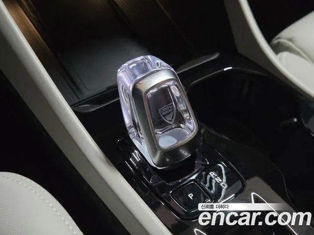 Volvo XC40 2025 thumb 9