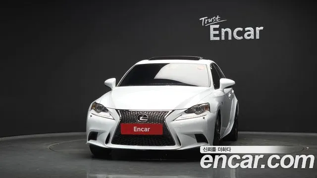 Lexus IS 2013 thumb 3