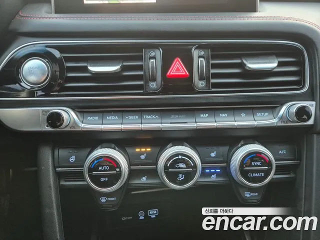 Genesis G70 2017 thumb 10