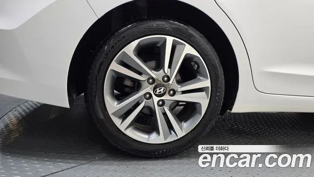 Hyundai Avante 2018 thumb 5