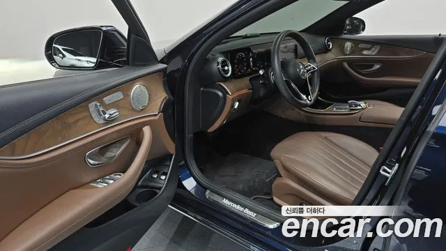 Mercedes-Benz E-Класс 2022 thumb 10
