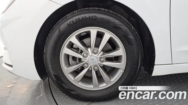 Hyundai Avante 2018 thumb 5