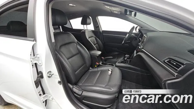 Hyundai Avante 2018 thumb 12