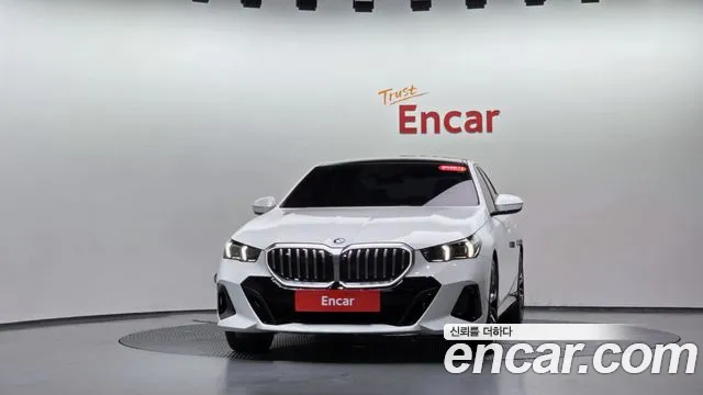 BMW 5 серии 2026 thumb 2