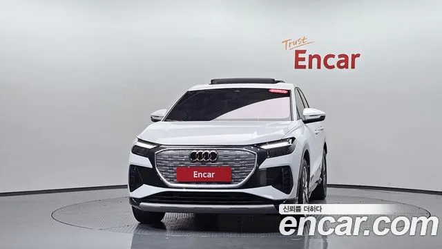 Audi Q4 e-tron 2025 thumb 2