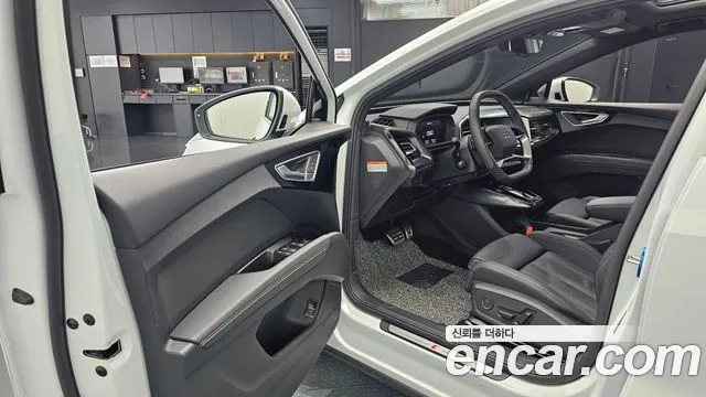 Audi Q4 e-tron 2025 thumb 9