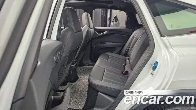 Audi Q4 e-tron 2025 thumb 11