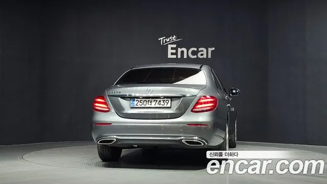 Mercedes-Benz E-Класс 2018 thumb 4