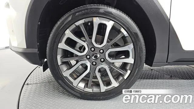 KG_Mobility_Ssangyong Torres 2023 thumb 4