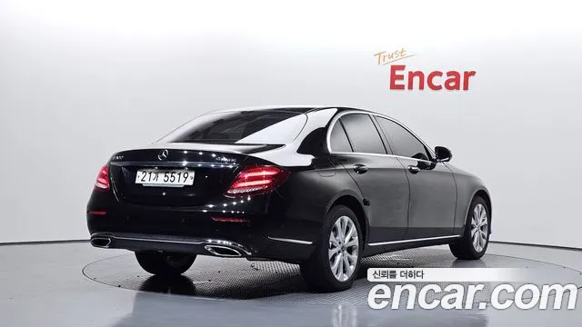 Mercedes-Benz E-Класс 2018 thumb 2