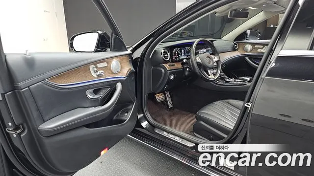 Mercedes-Benz E-Класс 2018 thumb 10