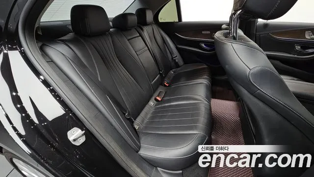 Mercedes-Benz E-Класс 2018 thumb 12