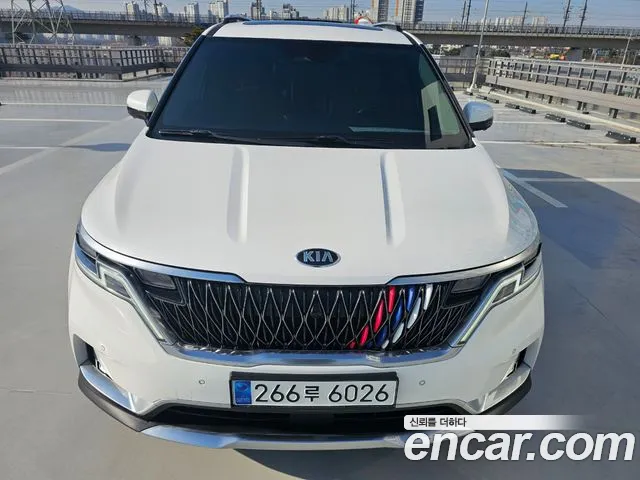Kia Carnival 2021 thumb 2