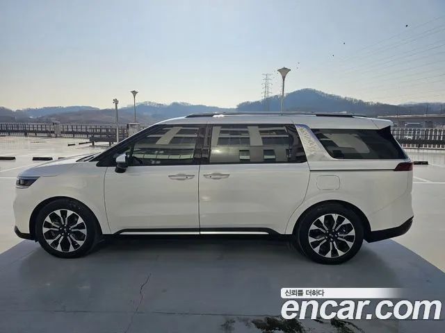 Kia Carnival 2021 thumb 3