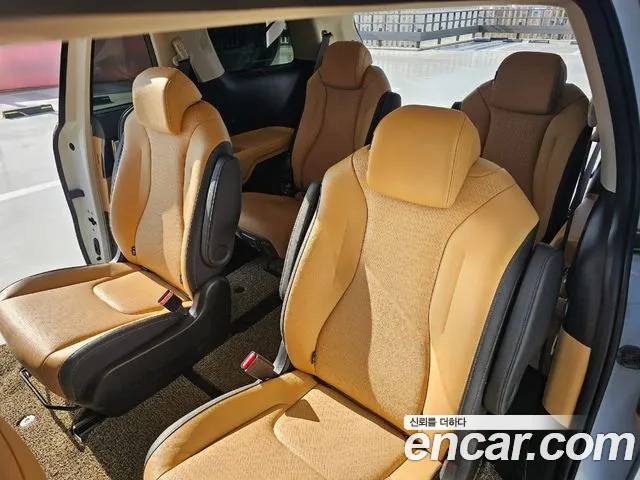 Kia Carnival 2021 thumb 8