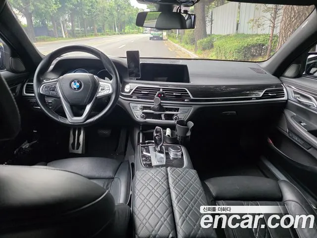 BMW 7 серии 2017 thumb 7
