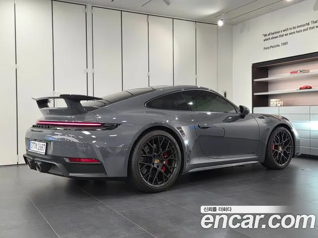 Porsche 911 2025 thumb 2