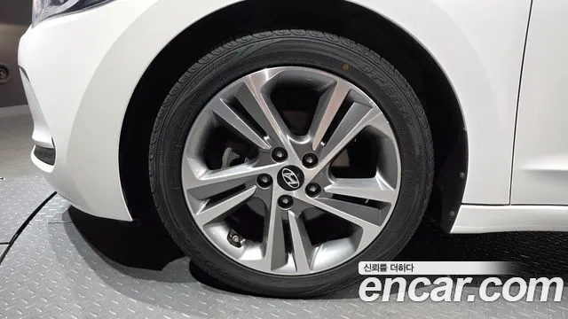 Hyundai Avante 2016 thumb 5