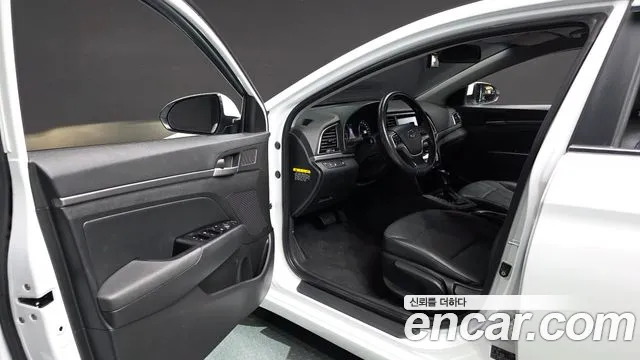 Hyundai Avante 2016 thumb 10