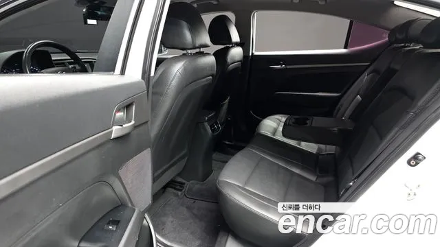 Hyundai Avante 2016 thumb 11