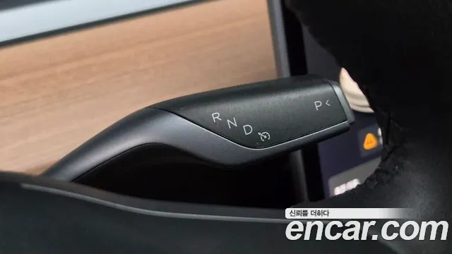 Tesla Model 3 2020 thumb 8