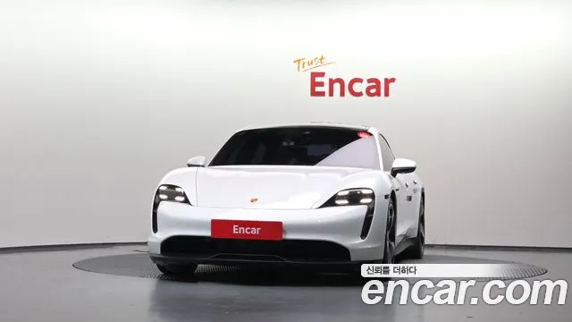 Porsche Taycan 2021 thumb 3