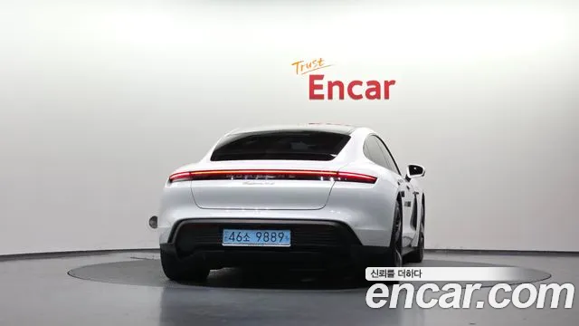 Porsche Taycan 2021 thumb 4