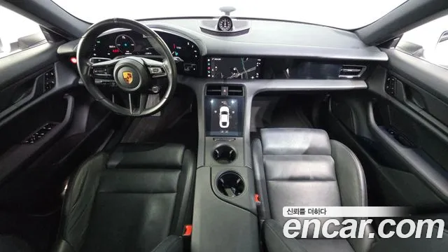 Porsche Taycan 2021 thumb 7
