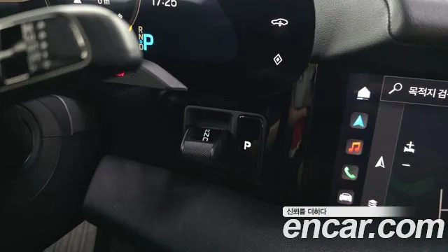 Porsche Taycan 2021 thumb 9