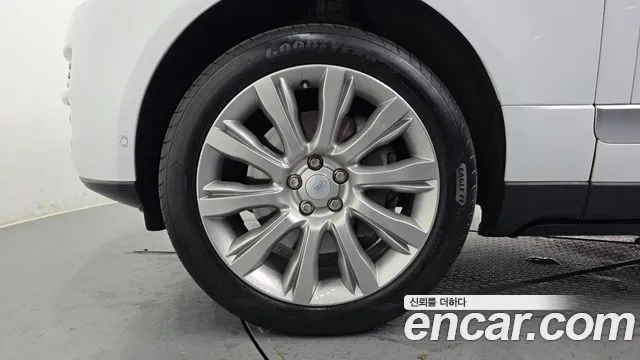 Land Rover Range Rover 2015 thumb 5