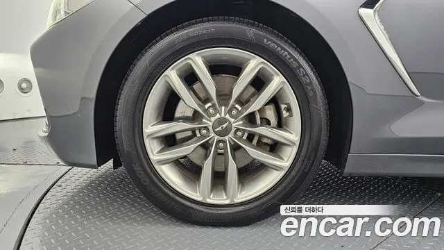 Genesis G70 2017 thumb 5