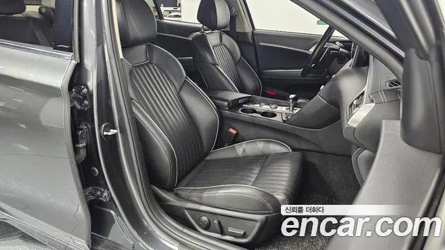 Genesis G70 2017 thumb 12