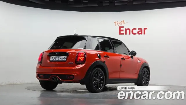 Mini Hatch 2019 thumb 2