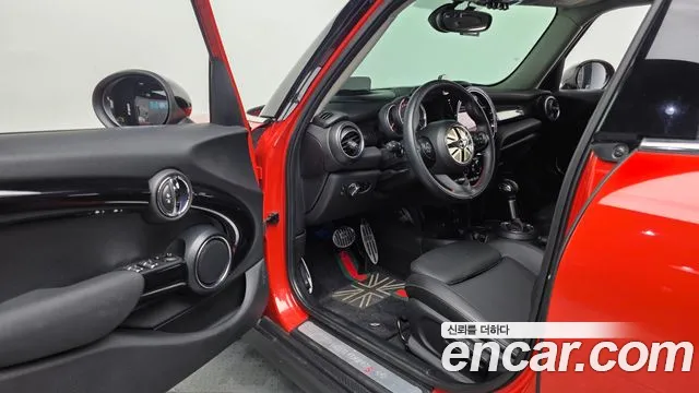 Mini Hatch 2019 thumb 10