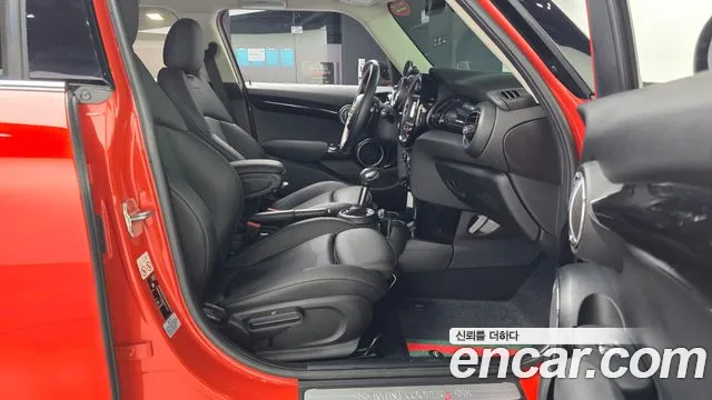 Mini Hatch 2019 thumb 11