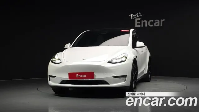 Tesla Model Y 2024 thumb 2