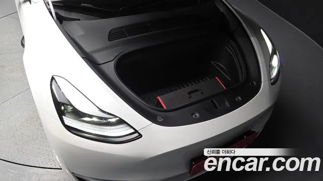 Tesla Model Y 2024 thumb 5