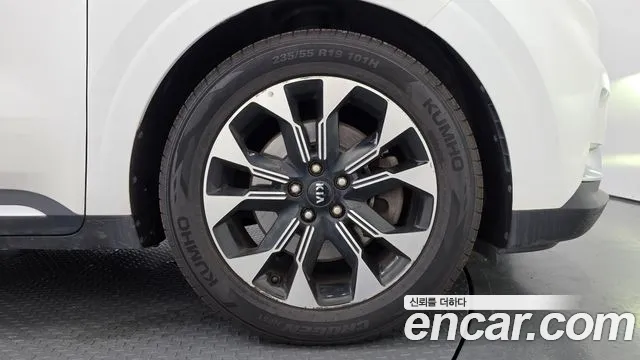 Kia Carnival 2020 thumb 5