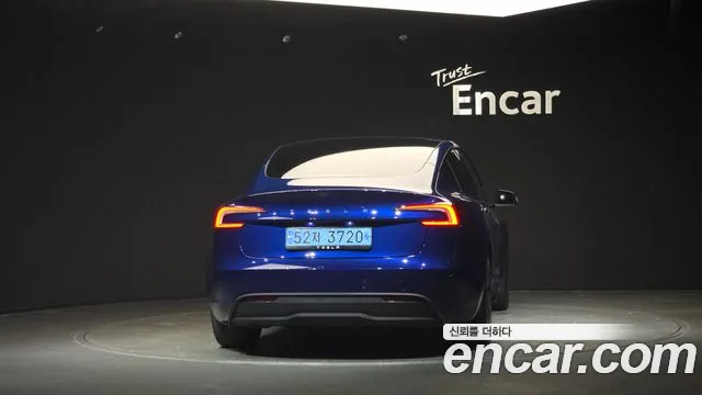 Tesla Model 3 2024 thumb 4