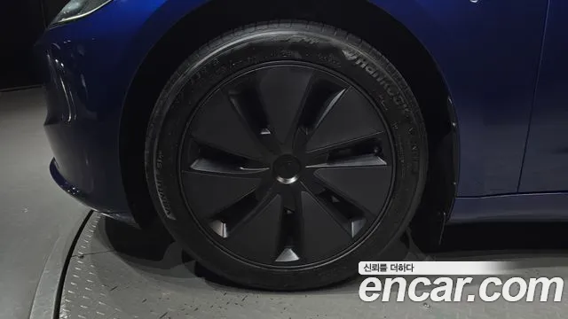 Tesla Model 3 2024 thumb 5