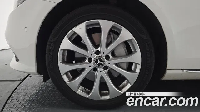 Mercedes-Benz E-Класс 2019 thumb 4