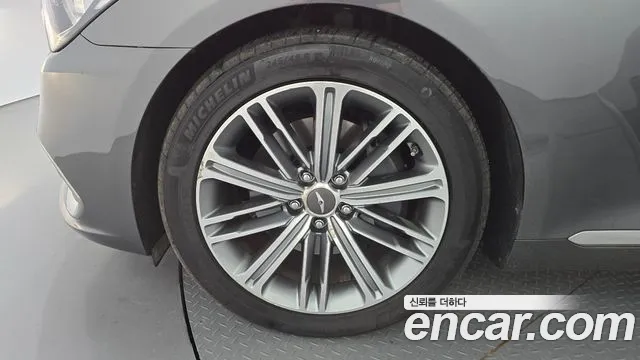 Genesis G80 2017 thumb 5