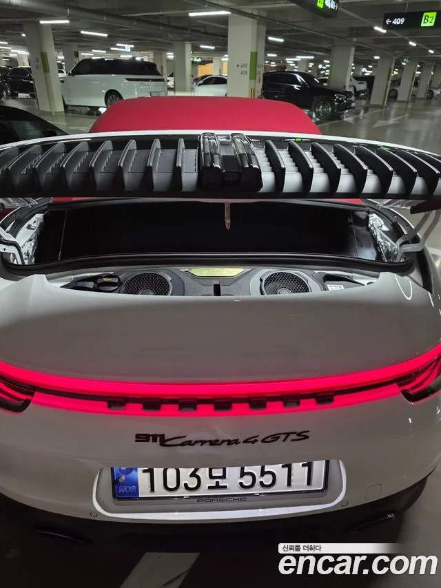 Porsche 911 2023 thumb 6