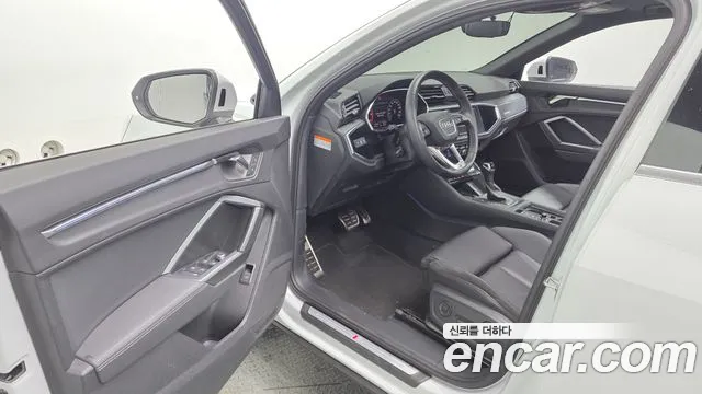 Audi Q3 2022 thumb 10