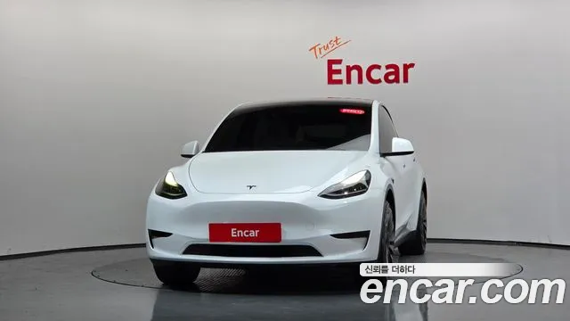 Tesla Model Y 2024 thumb 2