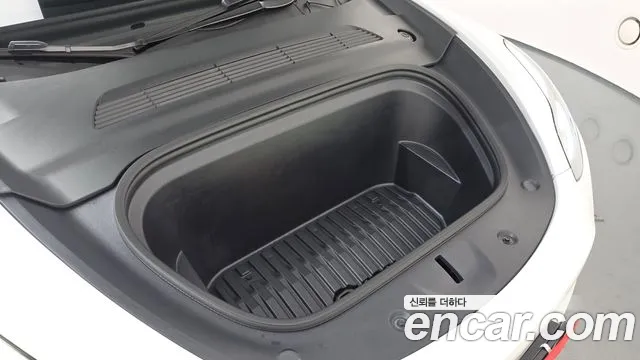 Tesla Model Y 2024 thumb 5