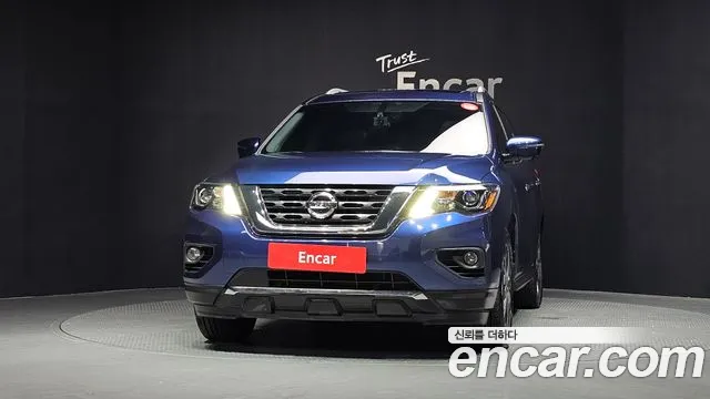 Nissan Pathfinder 2017 thumb 3