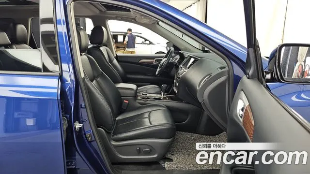 Nissan Pathfinder 2017 thumb 11